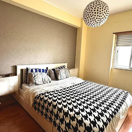 Lisbon Private In Shared Appartamento *